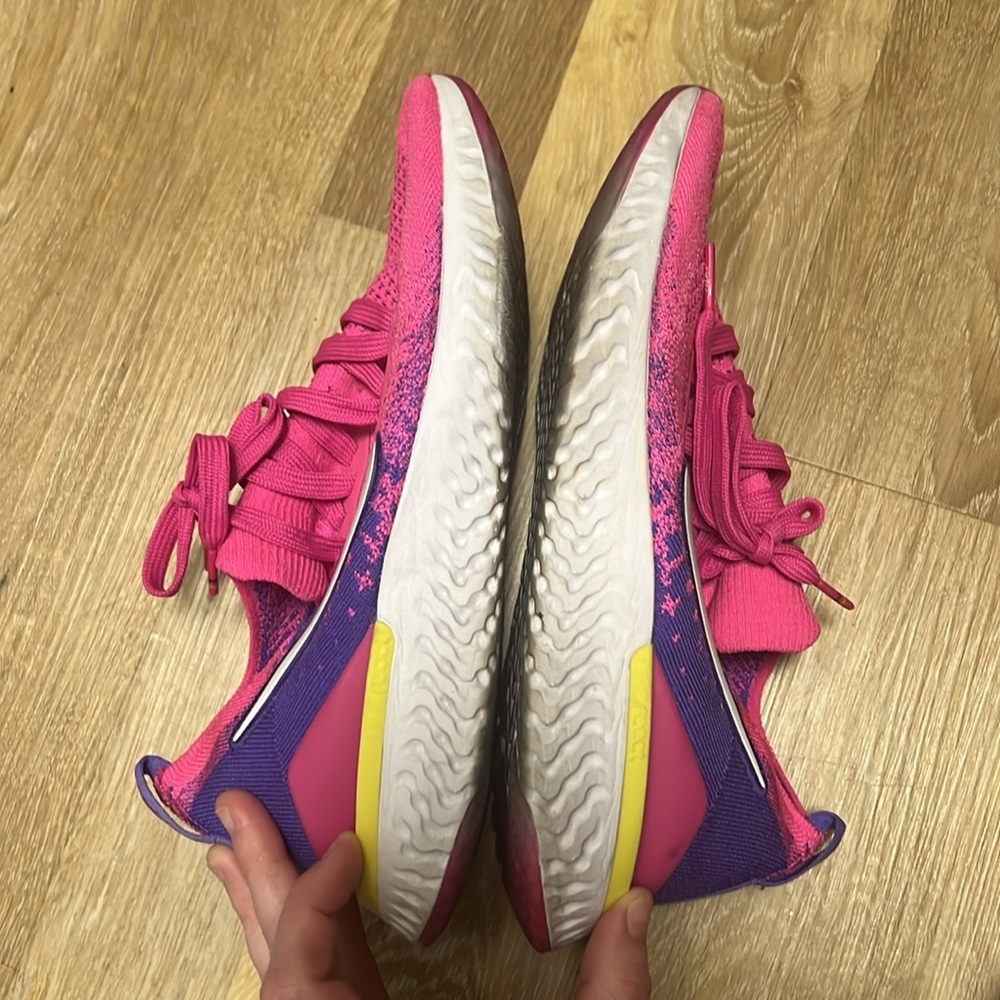 Nike Epic React Size 9 - image 3
